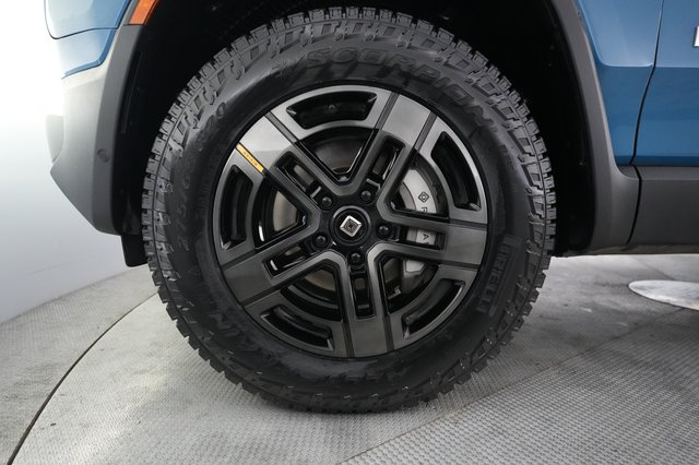 2024 Rivian R1S — photo 15 of 21