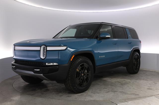 2024 Rivian R1S — VIN 7PDSGCBA1RN038034