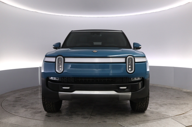 2024 Rivian R1S