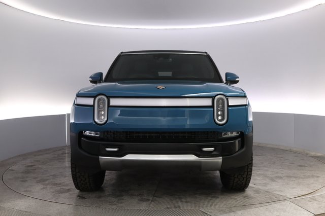 2024 Rivian R1S — photo 9 of 21