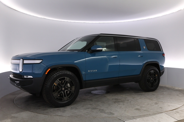 2024 Rivian R1S