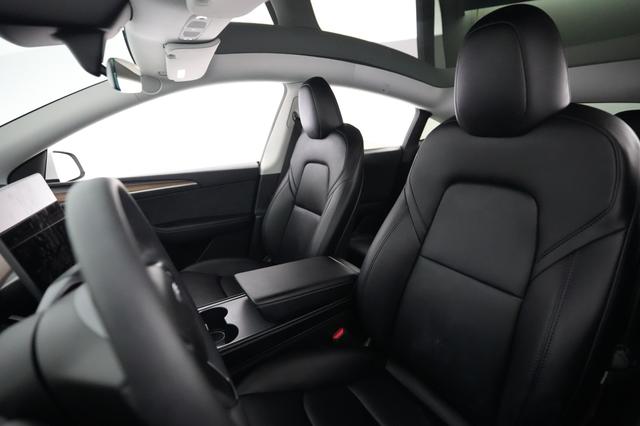 2024 Tesla Model Y — photo 3 of 26