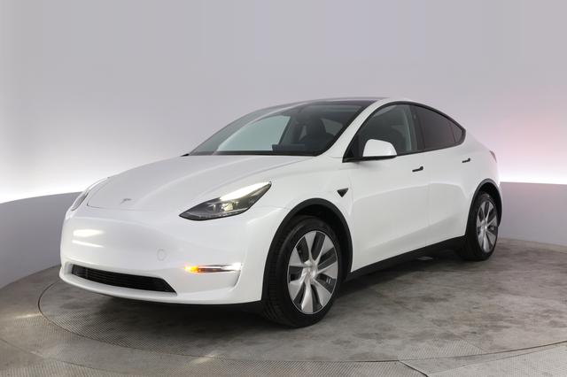 2024 Tesla Model Y — VIN 7SAYGDEEXRF986603