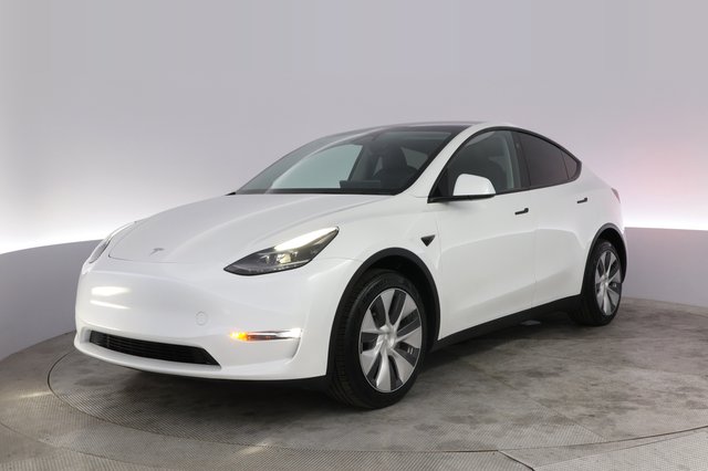 2024 Tesla Model Y — VIN 7SAYGDEEXRF986603