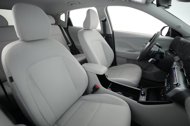 2024 Hyundai Kona Electric — photo 18 of 24