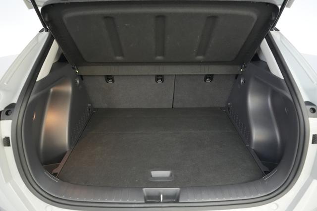 2024 Hyundai Kona Electric — photo 6 of 24