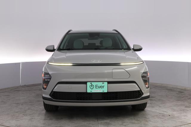 2024 Hyundai Kona Electric — photo 9 of 24