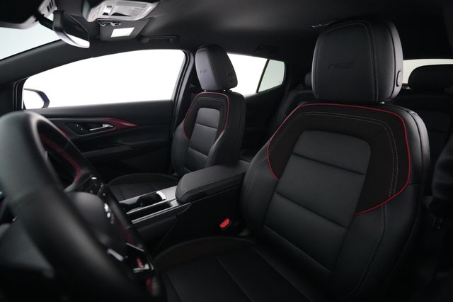2025 Chevrolet Equinox EV — photo 3 of 22