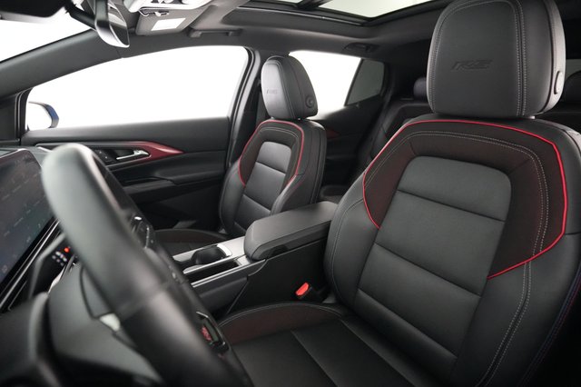 2025 Chevrolet Equinox EV — photo 3 of 20