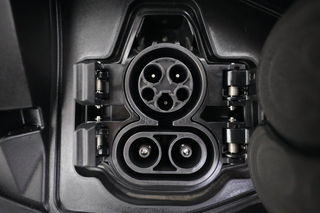 2025 Nissan Ariya — photo 8 of 22