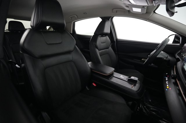 2025 Nissan Ariya — photo 17 of 22