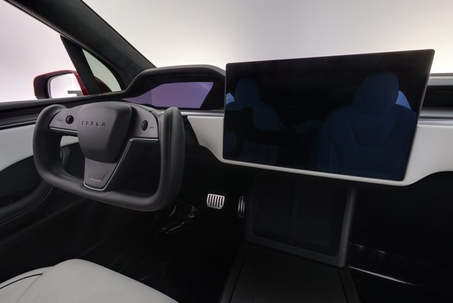 2023 Tesla Model X — photo 22 of 31