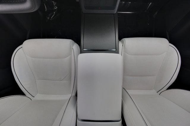 2023 Tesla Model X — photo 24 of 31