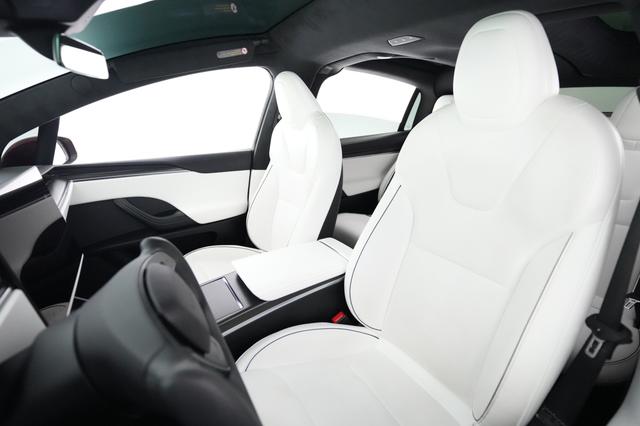 2023 Tesla Model X — photo 3 of 31