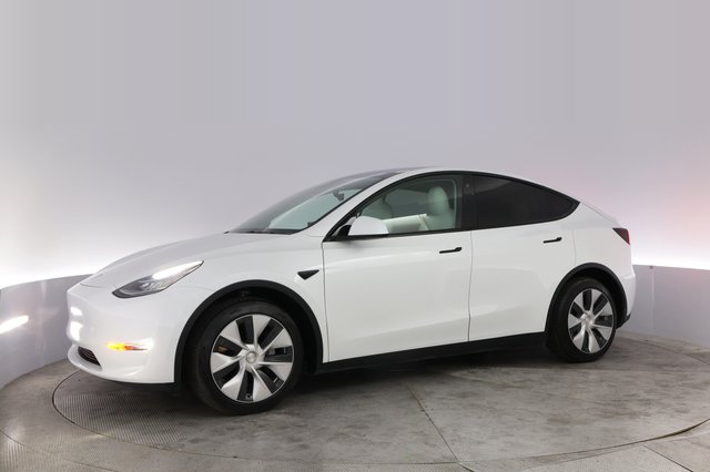 2021 Tesla Model Y — photo 14 of 21