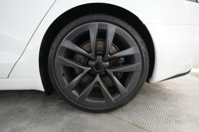 2023 Tesla Model S — photo 7 of 24
