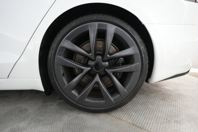 2023 Tesla Model S — photo 7 of 24