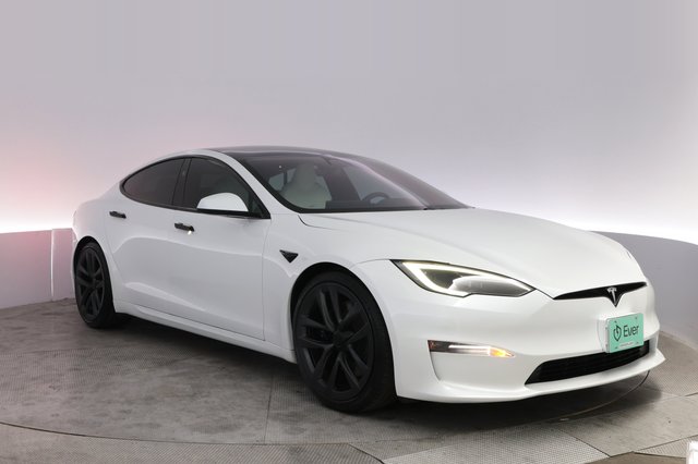 2023 Tesla Model S — photo 10 of 24