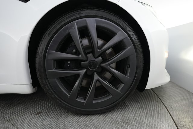 2023 Tesla Model S — photo 16 of 24