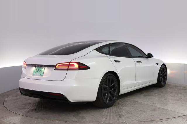 2023 Tesla Model S — photo 2 of 24