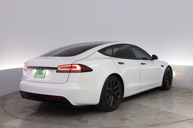 2023 Tesla Model S — photo 2 of 24