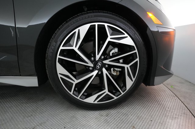 2023 Hyundai IONIQ 6 — photo 16 of 21