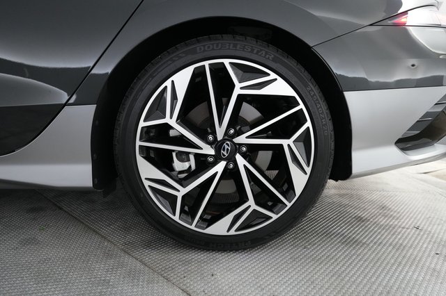 2023 Hyundai IONIQ 6 — photo 7 of 21