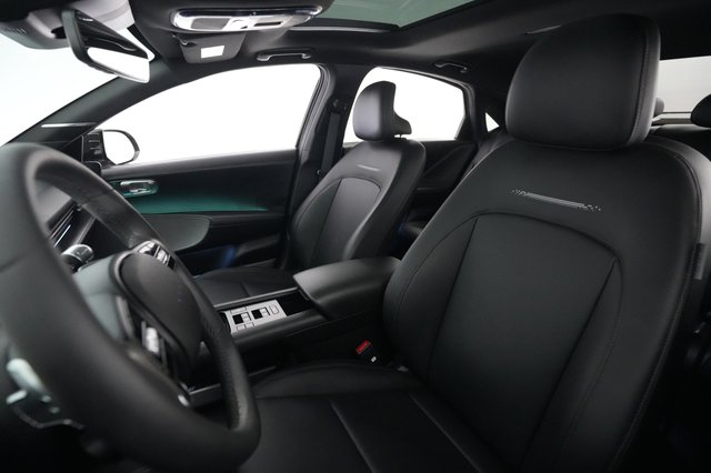 2023 Hyundai IONIQ 6 — photo 3 of 25