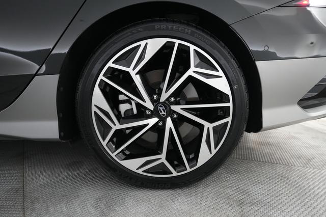 2023 Hyundai IONIQ 6 — photo 7 of 25