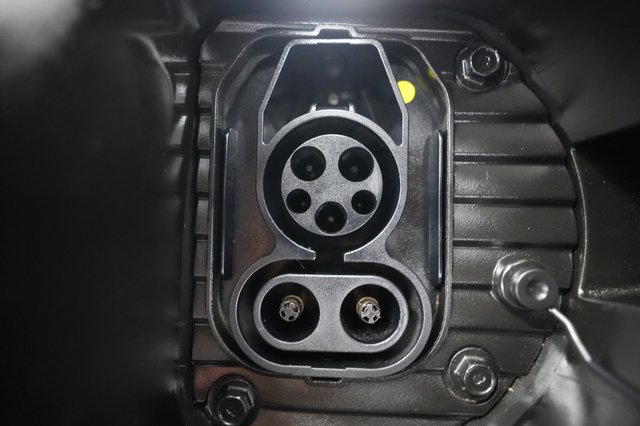 2023 Hyundai IONIQ 6 — photo 8 of 25