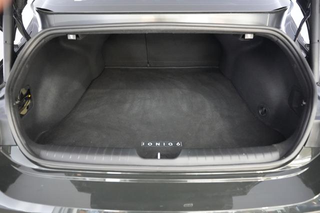 2023 Hyundai IONIQ 6 — photo 6 of 25