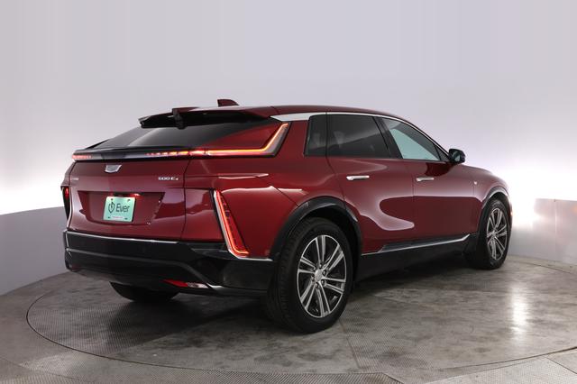 2024 Cadillac Lyriq — photo 2 of 20