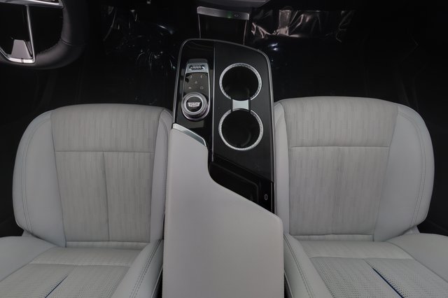 2024 Cadillac Lyriq — photo 20 of 24