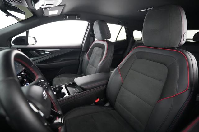 2024 Chevrolet Blazer EV — photo 3 of 21