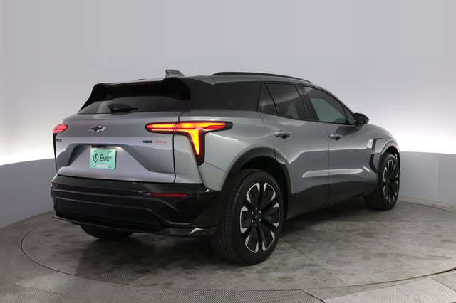 2024 Chevrolet Blazer EV — photo 2 of 21