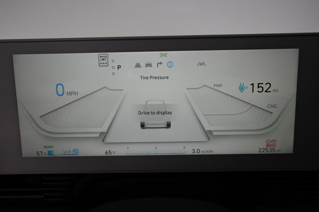 2024 Hyundai IONIQ 5 — photo 5 of 24