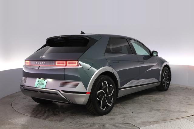 2024 Hyundai IONIQ 5 — photo 2 of 24