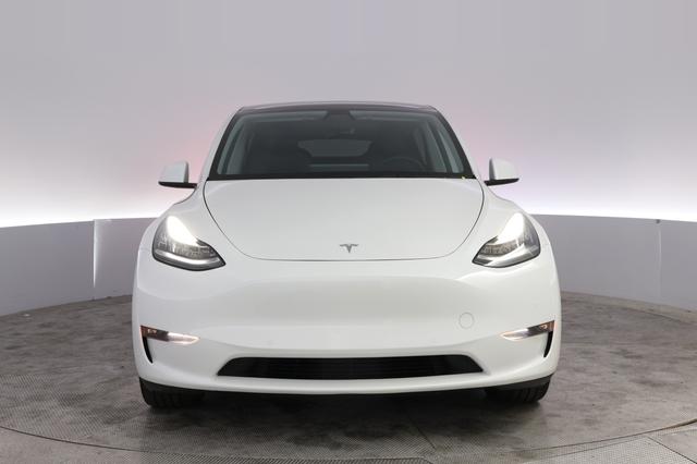 2021 Tesla Model Y — photo 9 of 27