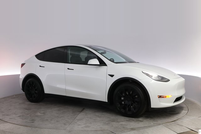 2021 Tesla Model Y — photo 11 of 27