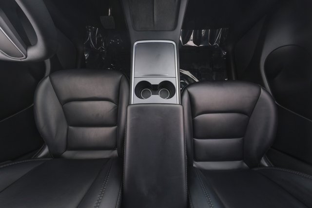 2021 Tesla Model Y — photo 22 of 27