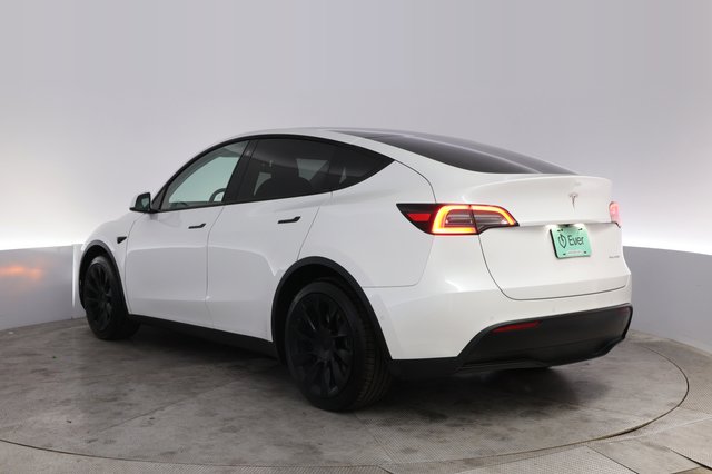 2021 Tesla Model Y — photo 13 of 27