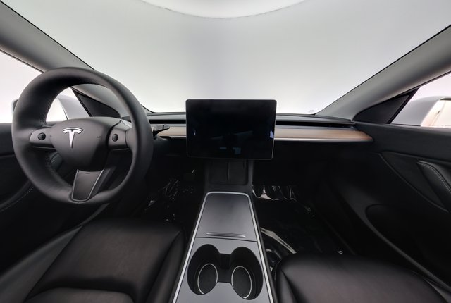 2021 Tesla Model Y — photo 21 of 27