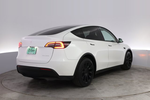 2021 Tesla Model Y — photo 2 of 27