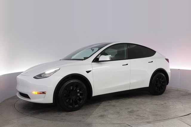 2021 Tesla Model Y — photo 14 of 27