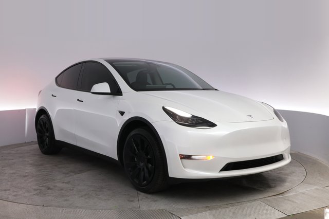 2023 Tesla Model Y — photo 10 of 22