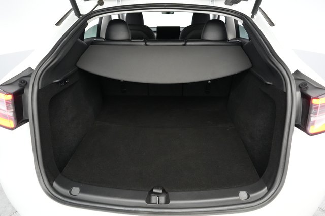 2023 Tesla Model Y — photo 6 of 22