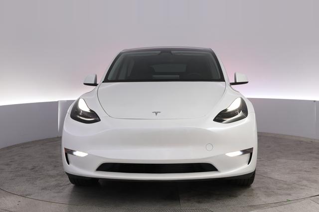 2023 Tesla Model Y — photo 9 of 22