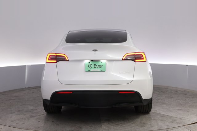 2023 Tesla Model Y — photo 12 of 22