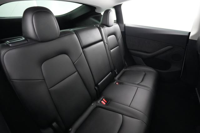 2023 Tesla Model Y — photo 4 of 22