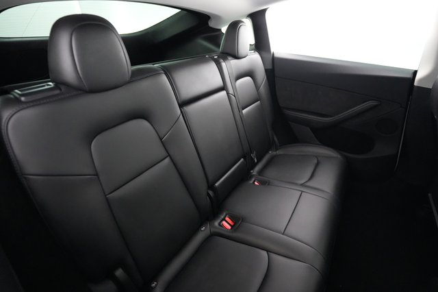 2023 Tesla Model Y — photo 4 of 22